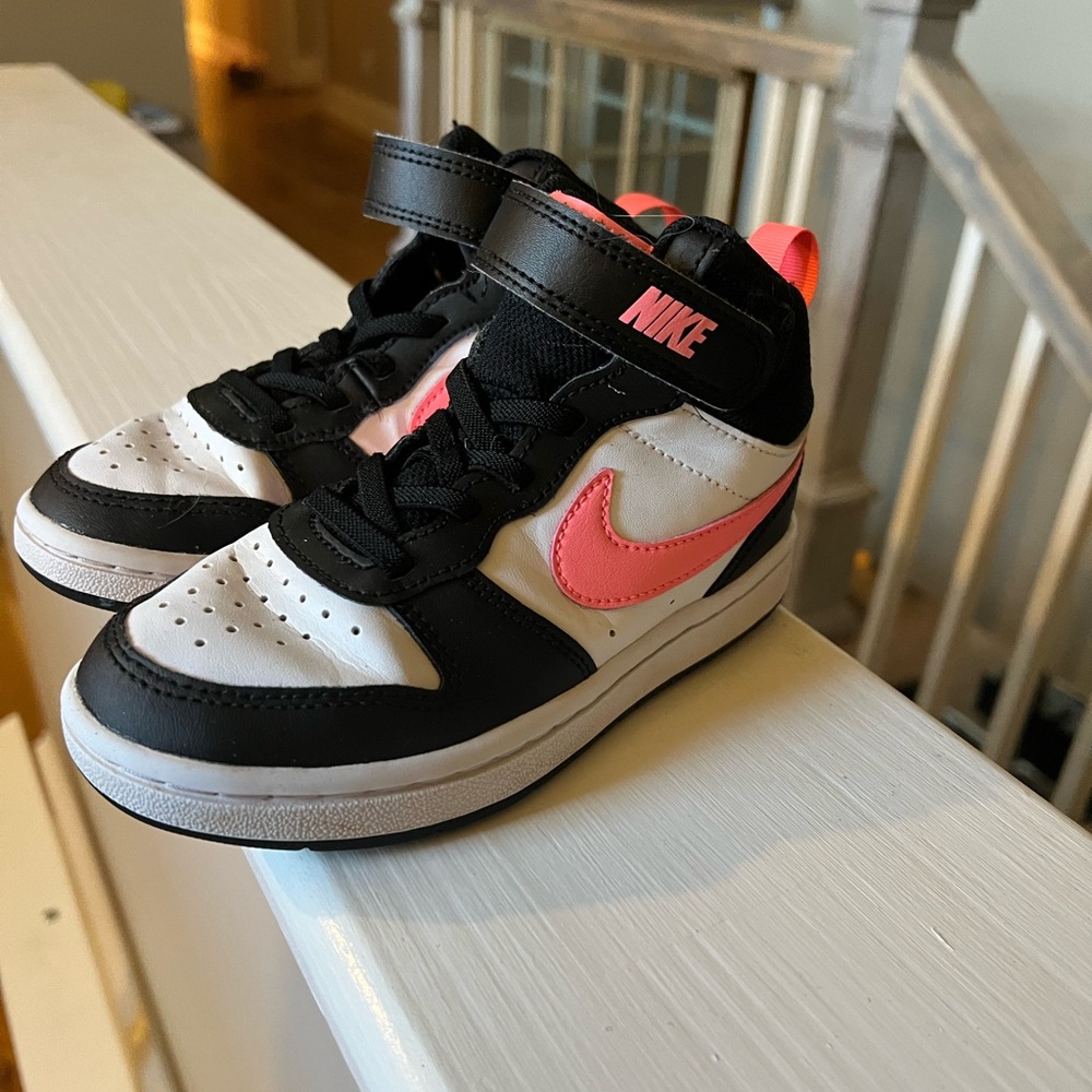 Toddler size 11 girls Nike high tops. Like New!